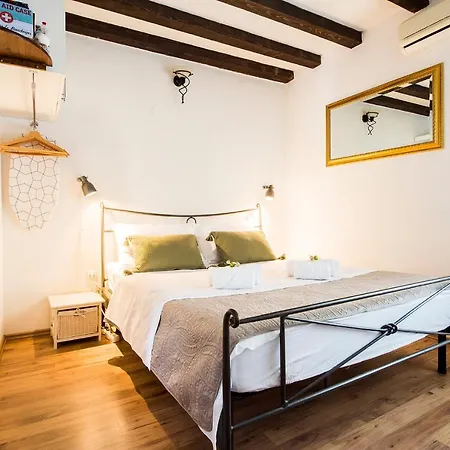Apartments Leticia Split Exterior photo
