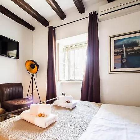 Apartments Leticia Split Exterior photo